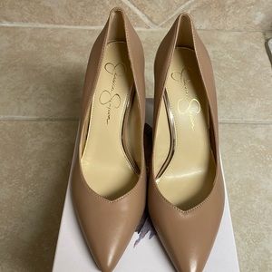 Jessica Simpson women nude heels. Size 10